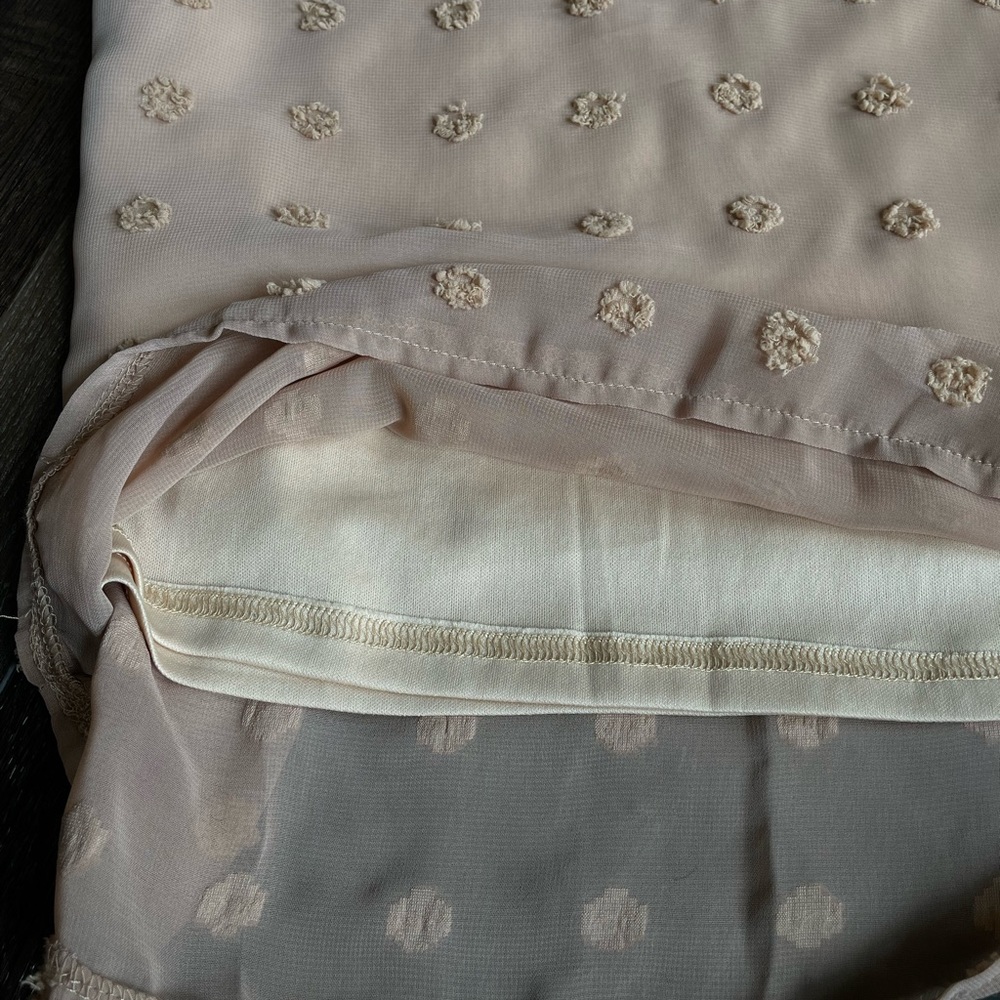 Textured Dot Design Top - Picture 3 of 4